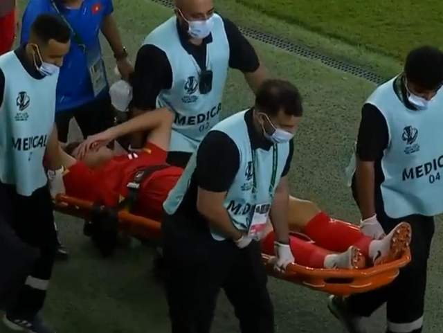 开云数字工具-早日康复！越南队后卫韧带撕裂将伤停9个月：他父亲整夜难眠！